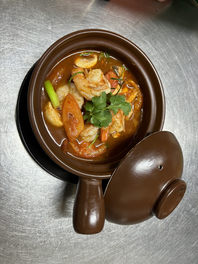 Tom Yum Clay Pot